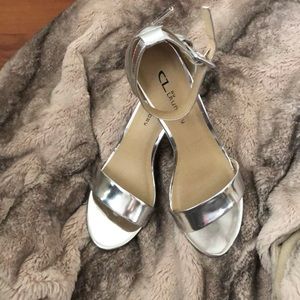 Chunky Heel Metallic Sandal Size 8.5